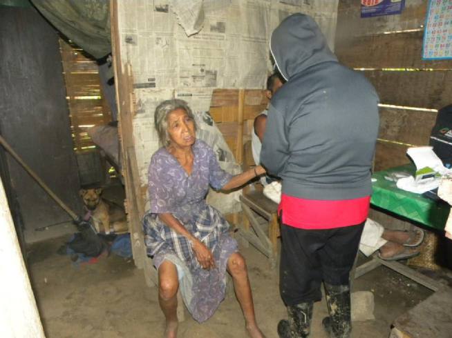 Pemeriksaan RDT dari rumah ke rumah di desa
